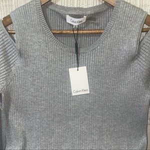 Calvin Klein Cold shoulder heg